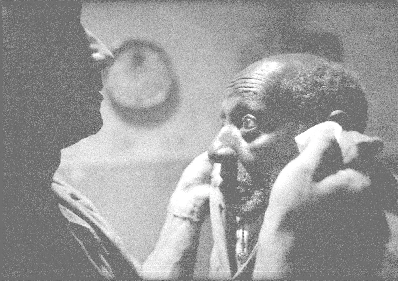 Nelson Sargento em cena no filme O Primeiro Dia.